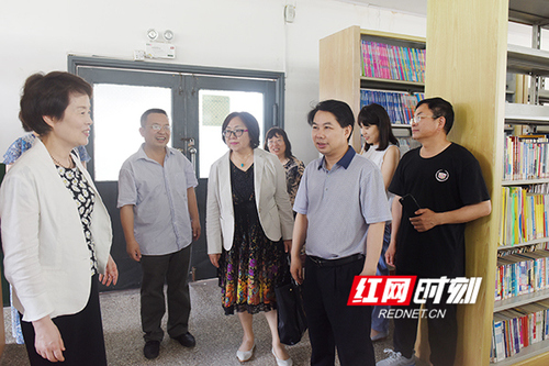 日本科学协会赠书项目考察团与德信在线官网开展交流合作
