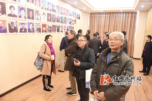 德信在线官网：举行纪念恢复高考四十周年暨77级校友返校活动